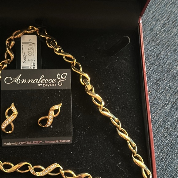 Annaleece by Devries Necklace and Earring Set - Picture 7 of 7